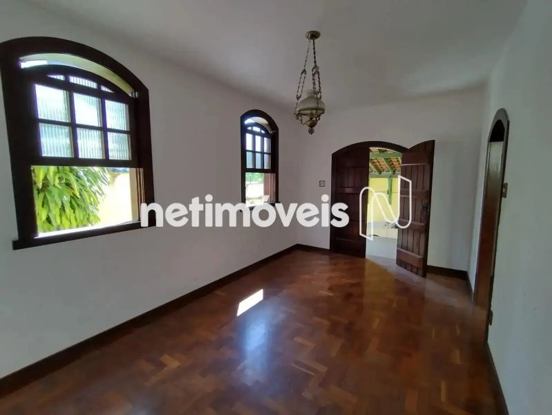 Casa com 4 quartos — Pampulha, Belo Horizonte