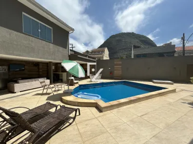 Casa de Condomínio com 3 Quartos para venda ou aluguel, 400m² no Vargem Pequena, Rio de Janeiro