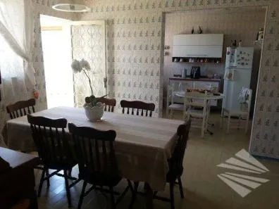 Sobrado com 4 Quartos à venda, 300m² no Jardim Russi, Taubaté