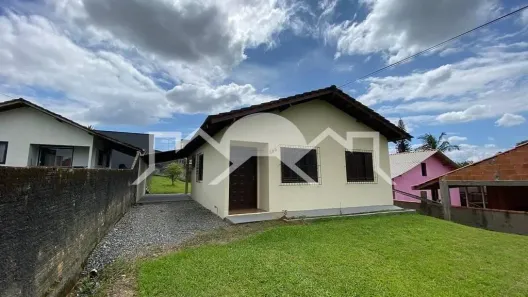 Casa com 2 Quartos para alugar, 70m² no Petrópolis, Joinville