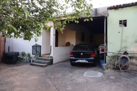 Casa com 6 Quartos à venda, 300m² no Centro, Anápolis