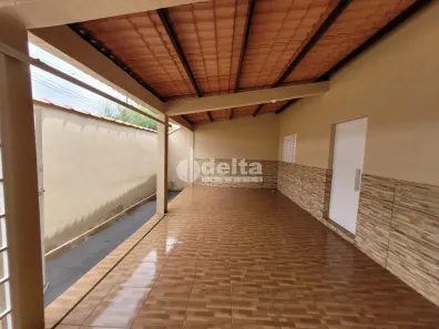 Casa com 3 Quartos à venda, 238m² no Cidade Jardim, Uberlândia
