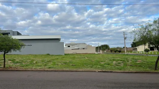 Lote/Terreno à venda, 312m² no Parque Residencial Mart Ville, Presidente Prudente