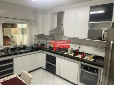 Sobrado com 3 Quartos à venda, 180m² no Vila Alzira, Santo André