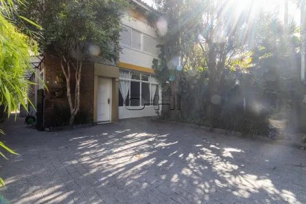 Casa com 3 Quartos para alugar, 200m² no Jardim das Acácias, São Paulo