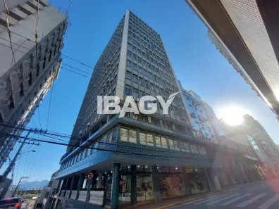 Apartamento com 2 Quartos para alugar, 94m² no Centro, Florianópolis