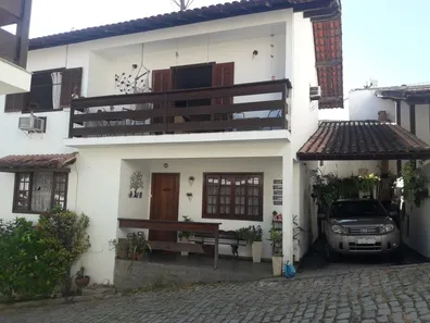Casa de Condomínio com 4 Quartos à venda, 246m² no Maria Paula, Niterói