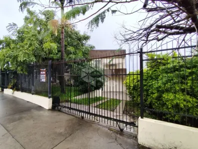 Casa com 3 Quartos para alugar, 189m² no Itararé, Santa Maria
