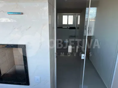 Apartamento com 3 Quartos à venda, 77m² no Segismundo Pereira, Uberlândia