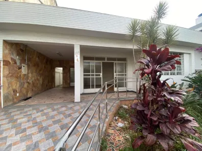 Casa com 6 Quartos para alugar, 241m² no Barreiro, Belo Horizonte