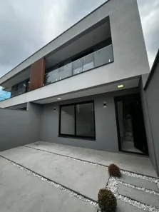 Sobrado com 3 Quartos à venda, 94m² no América, Joinville