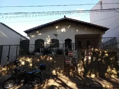 Casa com 3 Quartos à venda, 200m² no Saraiva, Uberlândia