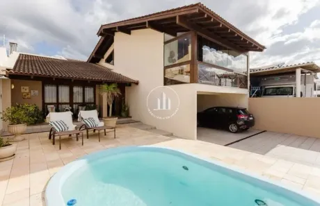Casa com 3 Quartos à venda, 210m² no Balneário, Florianópolis