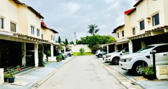 Casa de Condomínio com 3 Quartos à venda, 119m² no Setor Faiçalville, Goiânia
