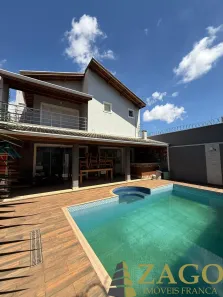 Sobrado com 3 Quartos à venda, 250m² no Jardim Piratininga, Franca