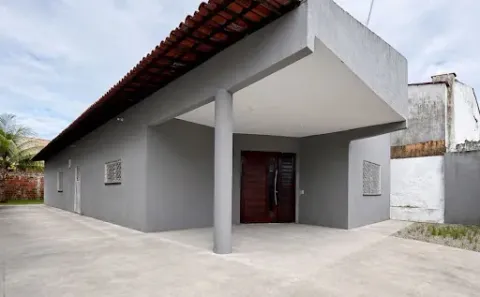 Casa com 4 Quartos à venda, 360m² no Henrique Jorge, Fortaleza