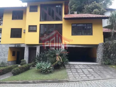 Casa de Condomínio com 4 Quartos à venda, 270m² no Badu, Niterói