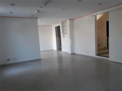 com 4 Quartos para alugar, 200m² no Centro, São Roque