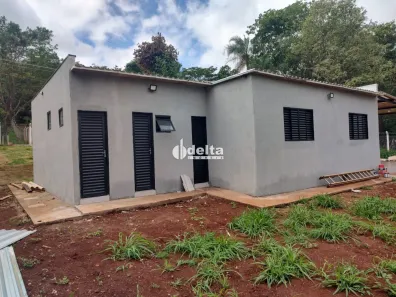 Fazenda/Sítio com 3 Quartos à venda, 150m² no Distrito Industrial, Uberlândia