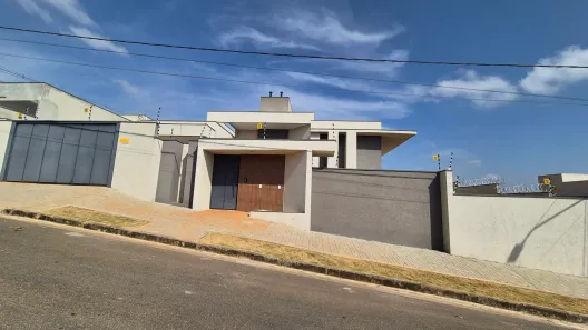 Casa com 4 Quartos à venda, 210m² no Residencial Serra Morena, Pouso Alegre