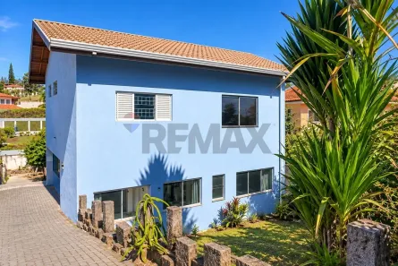Sobrado com 3 Quartos à venda, 200m² no Santa Claudina, Vinhedo