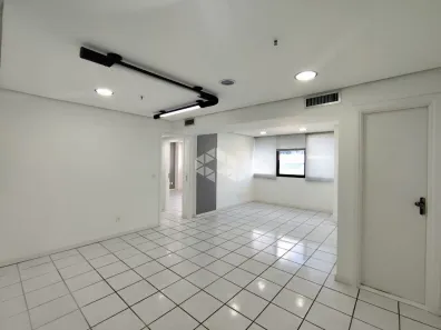 Sala Comercial à venda, 37m² no Três Figueiras, Porto Alegre