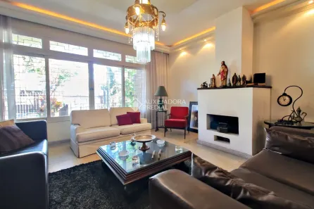 Casa com 4 Quartos à venda, 380m² no Três Figueiras, Porto Alegre