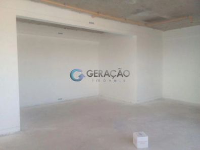 Sala Comercial à venda, 600m² no Centro, Jacareí