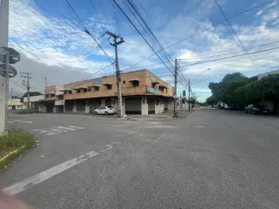 Ponto Comercial à venda, 710m² no Parreão, Fortaleza