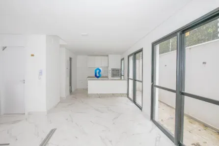 Casa com 3 Quartos para alugar, 277m² no Santo Inácio, Curitiba