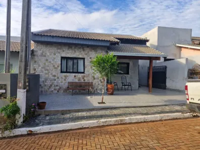 Casa de Condomínio com 3 Quartos à venda, 140m² no , Sertaneja