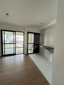 Apartamento com 3 Quartos para alugar, 70m² no Vila Firmiano Pinto, São Paulo