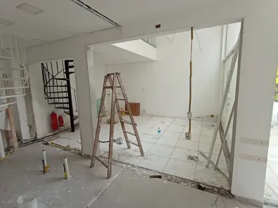 Ponto Comercial para alugar, 84m² no Pitangueiras, Guarujá
