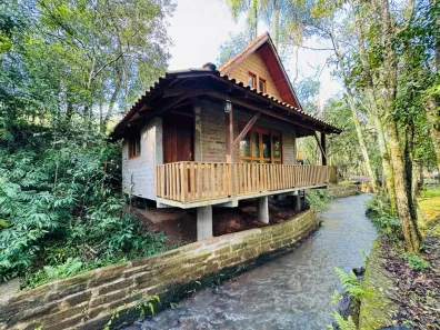 Fazenda/Sítio com 2 Quartos à venda, 30000m² no Centro, Araricá