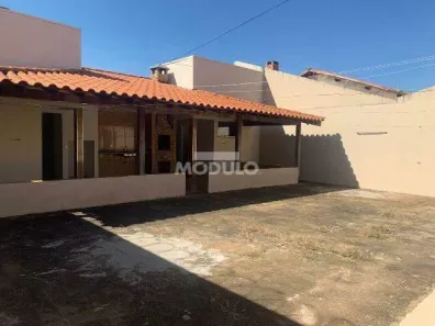 Casa com 5 Quartos à venda, 200m² no Marta Helena, Uberlândia