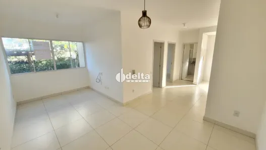 Apartamento com 2 Quartos para alugar, 77m² no Jardim Holanda, Uberlândia