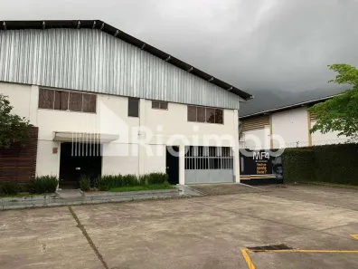 Galpão/Depósito/Armazém à venda, 1700m² no Jacarepaguá, Rio de Janeiro