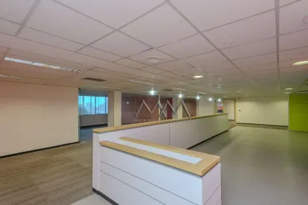 Sala Comercial para alugar, 1000m² no Vila da Serra, Nova Lima