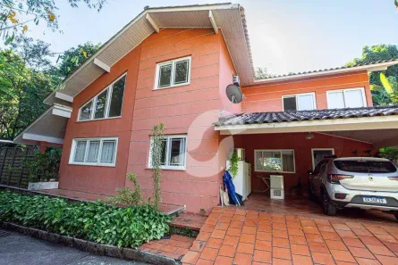 Casa com 4 Quartos à venda, 280m² no Pendotiba, Niterói