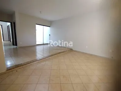 Casa com 3 Quartos à venda, 141m² no Alto Umuarama, Uberlândia