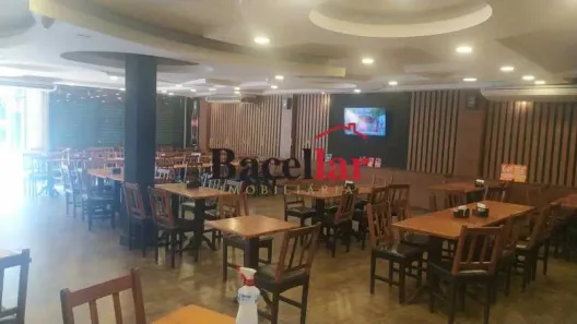 Ponto Comercial à venda, 320m² no Vila Isabel, Rio de Janeiro