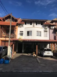 Casa de Condomínio com 3 Quartos à venda, 133m² no Cavalhada, Porto Alegre