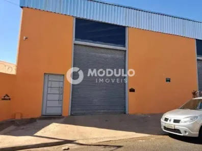 Galpão/Depósito/Armazém para alugar, 200m² no Granada, Uberlândia