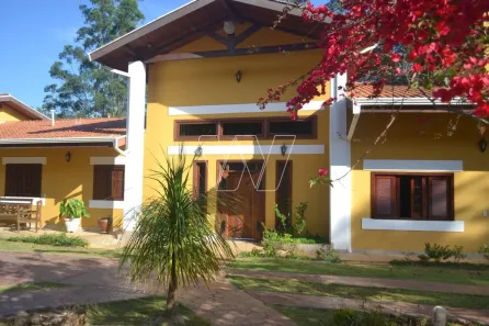 Fazenda/Sítio com 3 Quartos à venda, 700m² no Sousas, Campinas