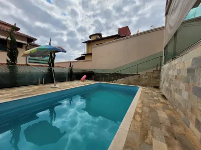 Casa com 3 Quartos à venda, 365m² no Camargos, Belo Horizonte