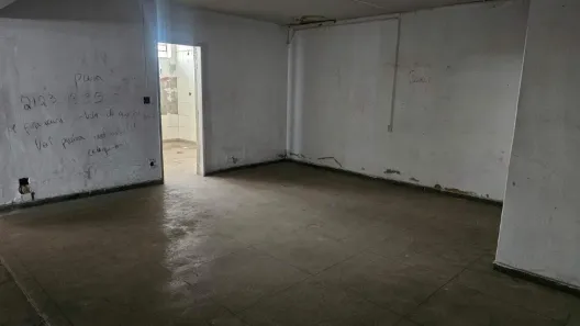Ponto Comercial para alugar, 300m² no Cachoeirinha, Belo Horizonte