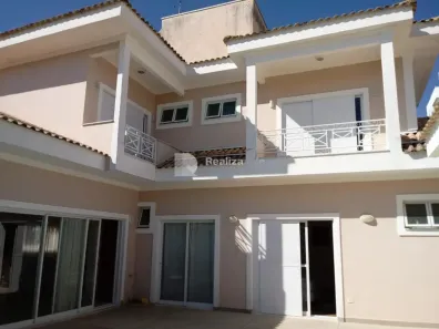 Casa de Condomínio com 3 Quartos à venda, 306m² no Piracangaguá, Taubaté