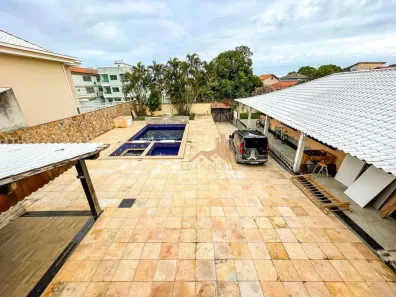 Casa com 6 Quartos para alugar, 300m² no Centro, São Pedro da Aldeia