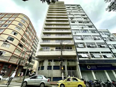 Apartamento com 4 Quartos à venda, 240m² no Centro, Juiz de Fora