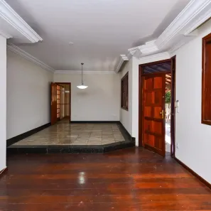 Casa com 3 Quartos para alugar, 160m² no Fernão Dias, Belo Horizonte